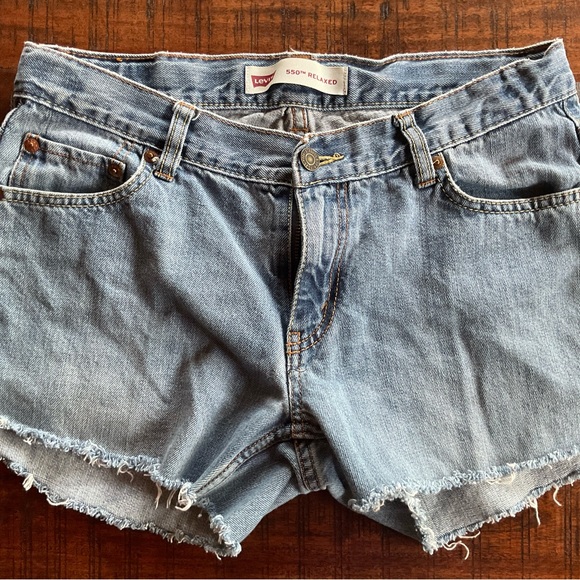 Levi’s cut off Jean shorts - Picture 2 of 5
